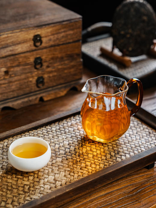 【不足10饼！！】鼎级老生茶【二十年陈老班章】2005年真年份·20年陈老班章！ 轰动整个茶界，一定定好闹钟准时开抢 错过一定会拍大腿的重磅产品200克/饼，5饼/提送1饼 商品图5