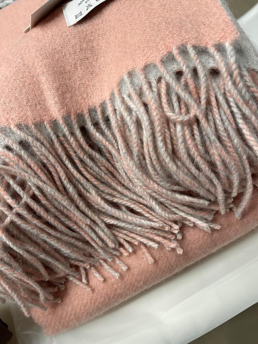 白菜价❗️抢羊绒羊毛围巾！老客福利！OZLANA真皮真毛豆豆鞋/雪地靴正品！大牌包包白菜清仓！看好详情页实拍！拍下不退不换！血亏甩卖！品质都很好！都只有1个库存！抢到赚到喽！ 商品图4