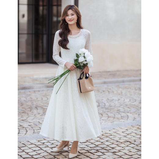 【林栖设计小店】（现货）【林栖推荐】（配可拆卸仿珍珠领）法式蕾丝手工镂空花边长袖毛衣针织连衣裙N1961290 商品图4