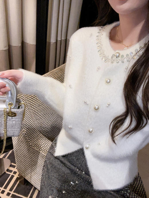 张心子【降温周刊】圆领厚实毛绒满珠水貂毛开衫外套 U2511082 商品图7