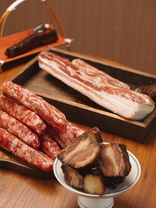 【买5送1】【农家腊味】【土香肠/酱腊肉/咸五花肉】精选农家散养猪肉制作 无添加 不熏制 500g/袋 商品图0