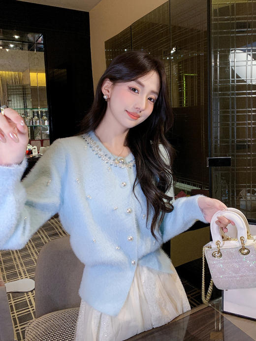 张心子【降温周刊】圆领厚实毛绒满珠水貂毛开衫外套 U2511082 商品图1