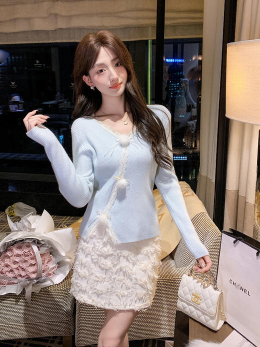 张心子【心动甜心】V领厚实保暖针织衫上衣  U2511087 商品图2