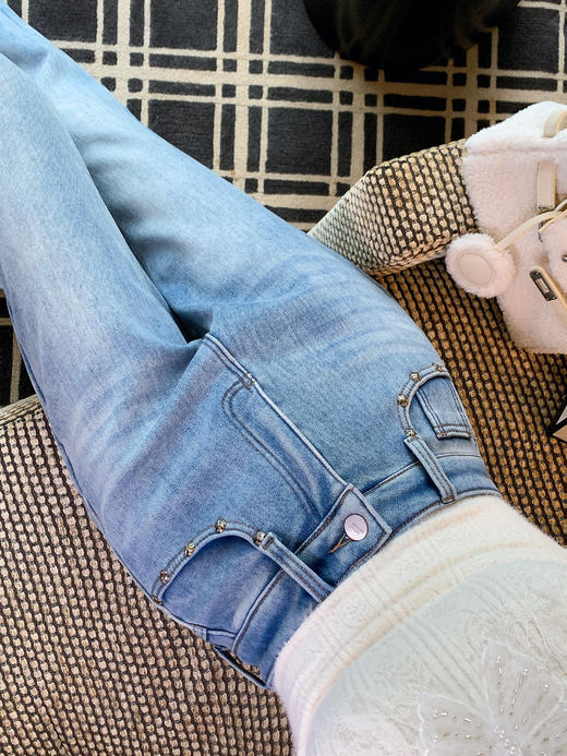 张心子【冬的诗篇】圆领仙气满天星羽毛手袖上衣 U2511070 商品图11