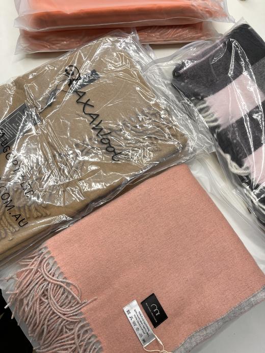 白菜价❗️抢羊绒羊毛围巾！老客福利！OZLANA真皮真毛豆豆鞋/雪地靴正品！大牌包包白菜清仓！看好详情页实拍！拍下不退不换！血亏甩卖！品质都很好！都只有1个库存！抢到赚到喽！ 商品图0