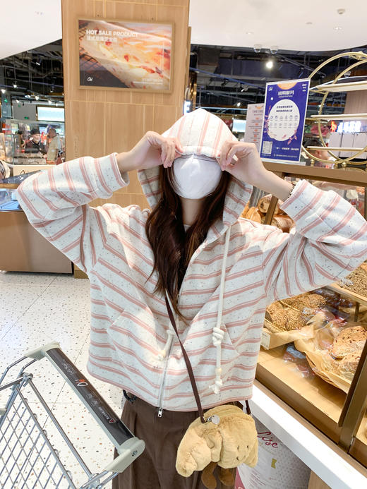 <曾小咸推荐>现货秒杀！微信超特价！粉色条纹连帽短外套 日常249.99 立减110 秒杀139.99！ 商品图11