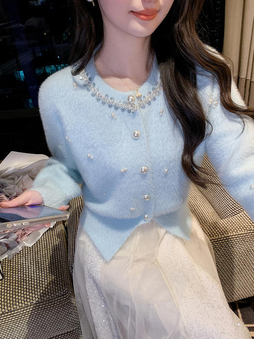 张心子【降温周刊】圆领厚实毛绒满珠水貂毛开衫外套 U2511082 商品图2