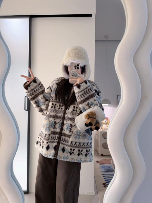 🔥 马上降温❗️【AUChris费尔岛来信颗粒羊羔毛奥粒绒立领加厚外套AUC111101】💥把费尔岛搬进羊羔毛的秋冬童话❗️巨暖，行走的小火炉，🎉解锁秋冬与温暖的双重密钥 商品图2