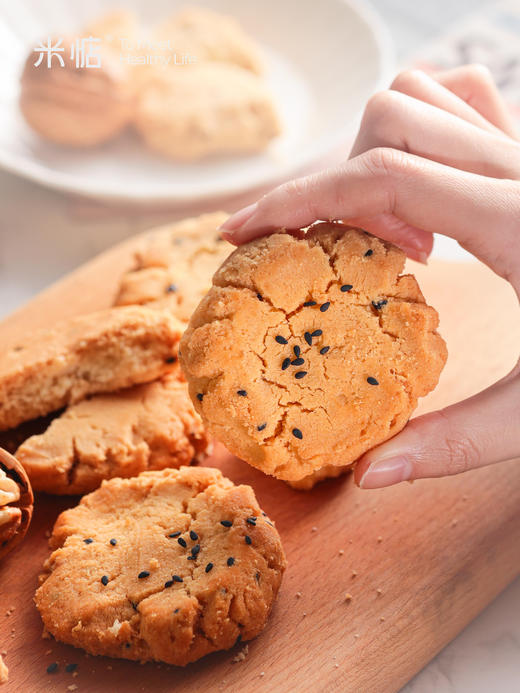 🍪🍪米惦核桃酥大颗核桃仁，每一口都是儿时的味道！ ✅ 添加≥2.5%的新疆核桃仁，清甜不涩口 ✅ 绵白糖代替白砂糖，入口绵密细腻 ✅ 轻烘慢焙 商品图2