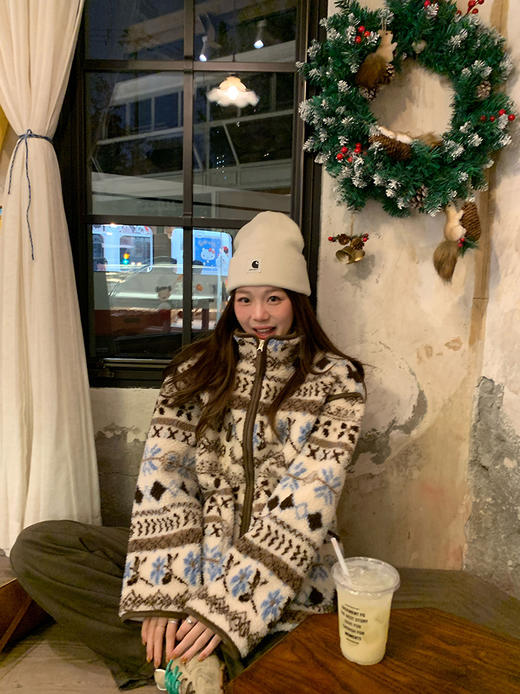 🔥 马上降温❗️【AUChris费尔岛来信颗粒羊羔毛奥粒绒立领加厚外套AUC111101】💥把费尔岛搬进羊羔毛的秋冬童话❗️巨暖，行走的小火炉，🎉解锁秋冬与温暖的双重密钥 商品图1