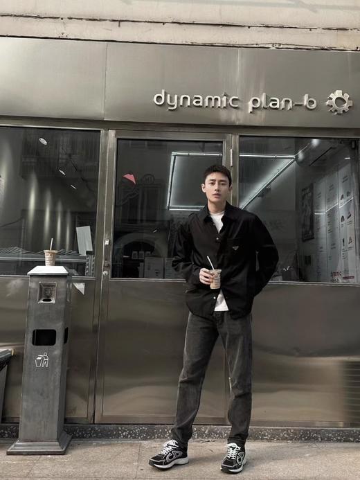 普拉达 25FW三角标再生尼龙长袖衬衫（DY） 商品图3