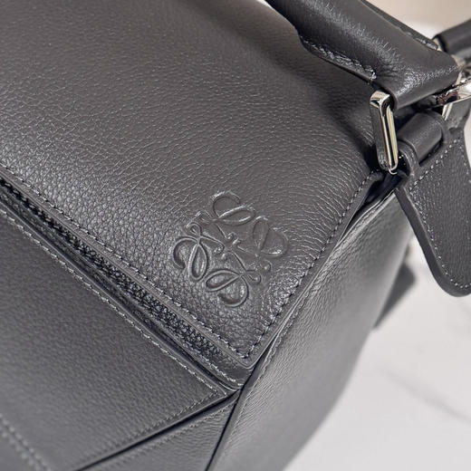 秋冬特惠💰1500 原单罗意威 LO℮w℮ 新尺寸 大号柔软鹿皮Puzzle 手袋052446 商品图4