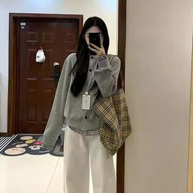 西遇假两件格子拼接毛衣外套女冬新款学院风圆领灰色针织开衫SS051855