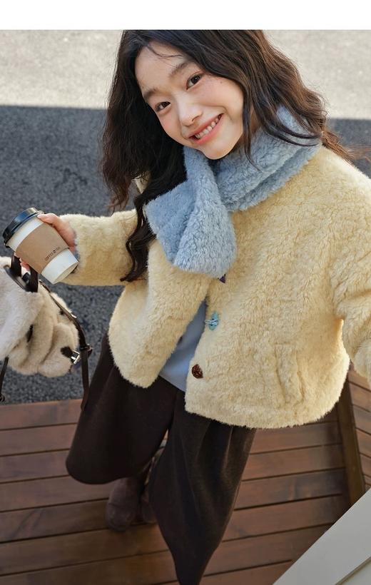 D112054浅黄色带围巾毛毛外套夹棉短款25秋冬季新款女装蓝色长袖上衣 商品图12