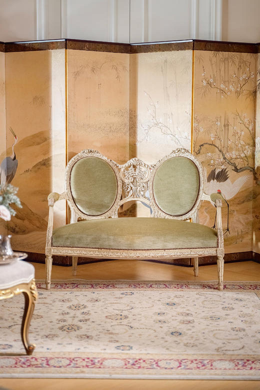 独角鹿西洋古董1950年代法国出品路易十五风格古典卷叶纹实木漆面精雕装饰绿色丝绒面双人位沙发 商品图1