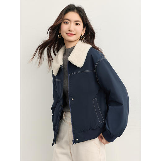 【周四狂欢价】熙世界轻暖御寒工装派克风棉服女2025冬季新款毛绒翻领棉衣短外套 商品图1