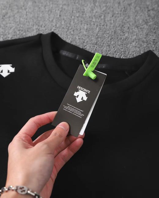 D112045秋冬休闲运动高克重立体剪裁圆领套头卫衣 商品图12