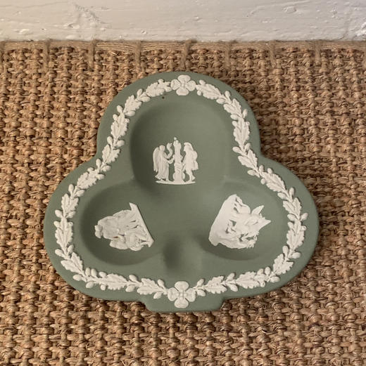 英国Wedgwood Jasperware浮雕陶瓷扑克系列首饰盘 鼠尾草绿 商品图2