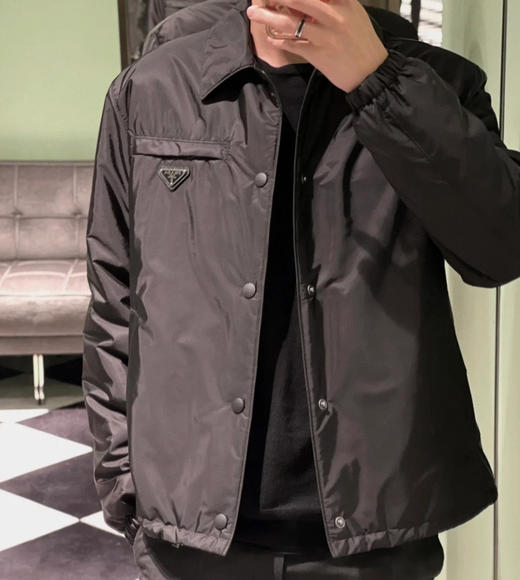 普拉达 25FW三角标再生尼龙夹克（DY） 商品图6