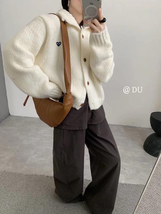 D112037松弛感毛茸茸爱心刺绣高领针织开衫 商品图1