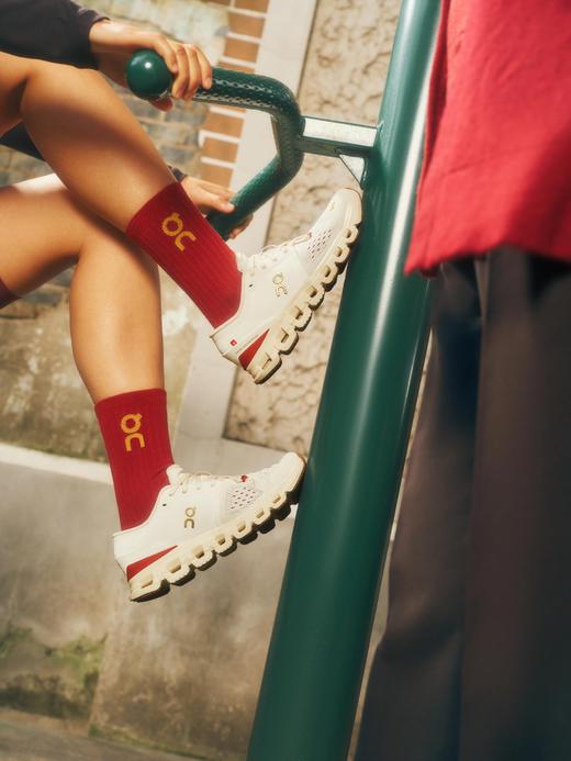 【双旦活动特惠：奥莱特卖场】On昂跑 限定款 Cloud X 4 &On昂跑 Cloudtilt 下单随机赠同品牌袜子一双 商品图6