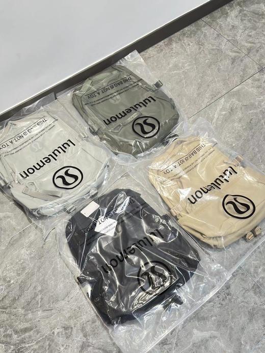 D112031大容量自重轻22L瑜伽运动防水双肩背包 商品图1