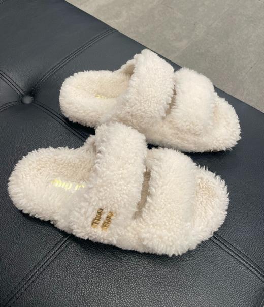 女款毛绒拖鞋ba017 商品图1