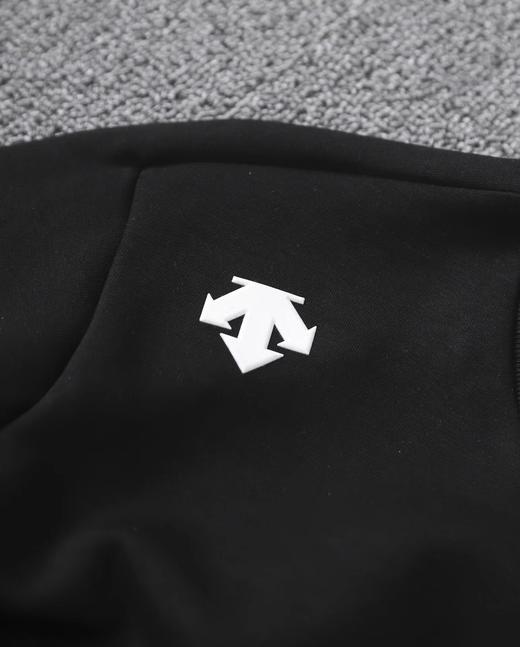 D112045秋冬休闲运动高克重立体剪裁圆领套头卫衣 商品图8