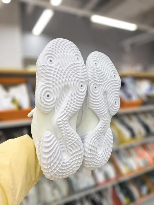 阿迪达斯篮球鞋159.9元（线上线下同步销售，不一定有货）448745-GY 商品图1