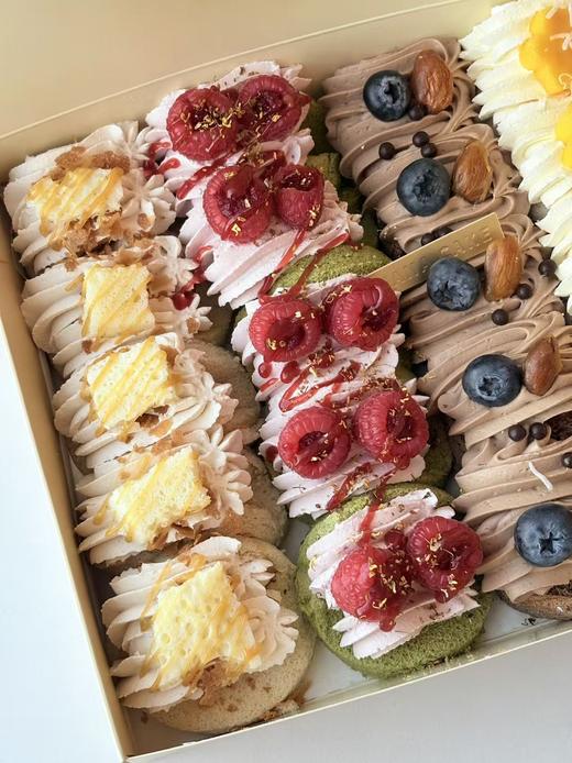 四拼煎蛋卷(焦糖烤奶皮|花漾莓莓|费列罗|超棘杏福) 商品图2