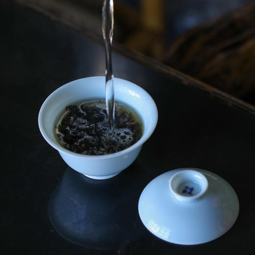 【曰何】 愚彻天蓝釉茶碗 商品图10