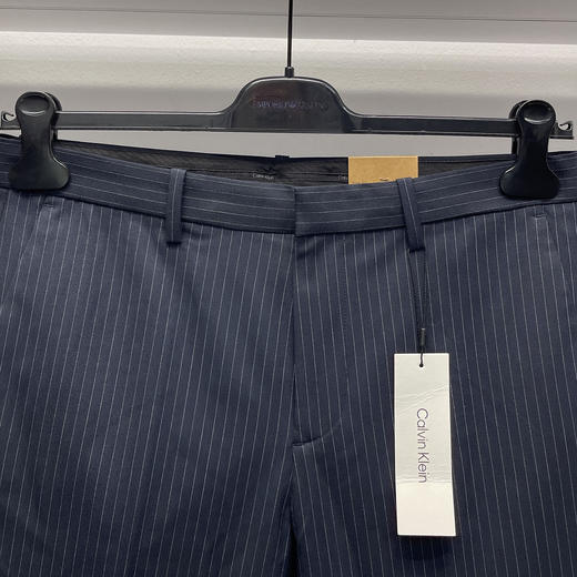 Calvin Klein/CK 男士修身版竖纹百搭微弹商务休闲西装长裤 商品图2