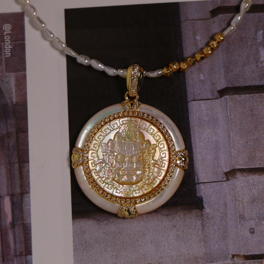 天然炫彩黄蝶贝【财神】吊坠 铜镀银配件 珠链可两选 淡水&海水无核keshi 商品图2