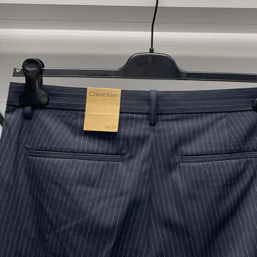 Calvin Klein/CK 男士修身版竖纹百搭微弹商务休闲西装长裤 商品图3