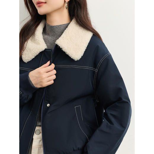 【周四狂欢价】熙世界轻暖御寒工装派克风棉服女2025冬季新款毛绒翻领棉衣短外套 商品图4