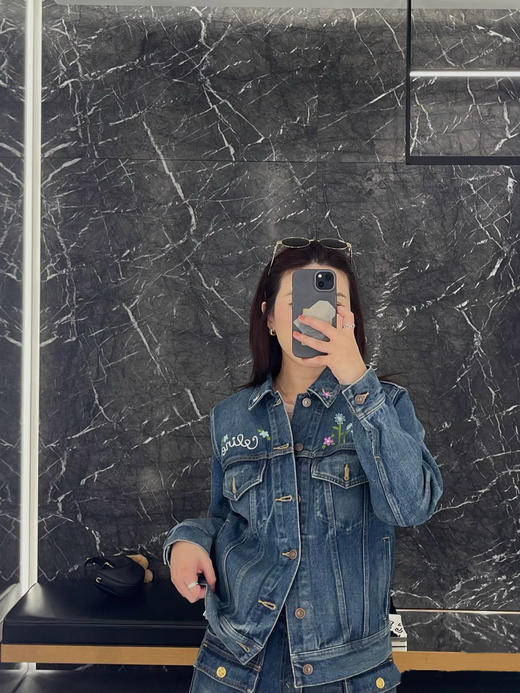 赛琳 25秋冬新款 刺绣花朵牛仔外套(TM) 商品图2