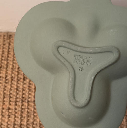 英国Wedgwood Jasperware浮雕陶瓷扑克系列首饰盘 鼠尾草绿 商品图3