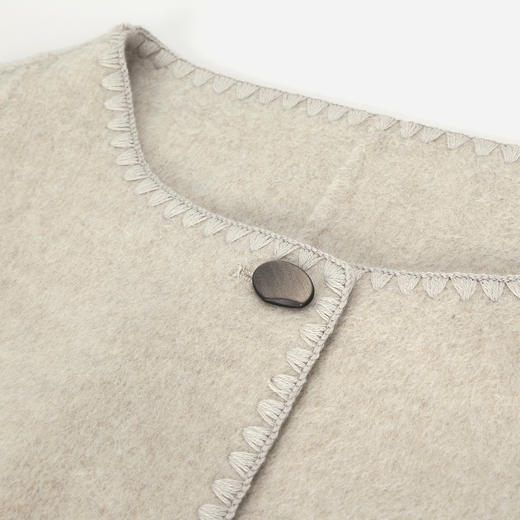 QH935斯尔丽25秋冬新款含羊绒围巾款手工包针绣时尚小个子双面呢大衣 商品图5