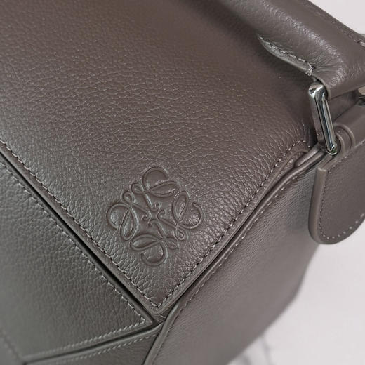 秋冬特惠💰1500 原单罗意威 LO℮w℮ 新尺寸 大号柔软鹿皮Puzzle 手袋052446 商品图4