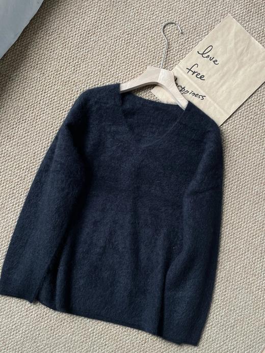 DLC反季清仓❗️贵妇级松弛感【秋冬拉毛羊毛衫672 V领】贴肤穿完全不扎痒✨Whole-Garment全成型编织工艺，无缝一体工艺，立体成型【2511“羊毛”服装】 商品图3