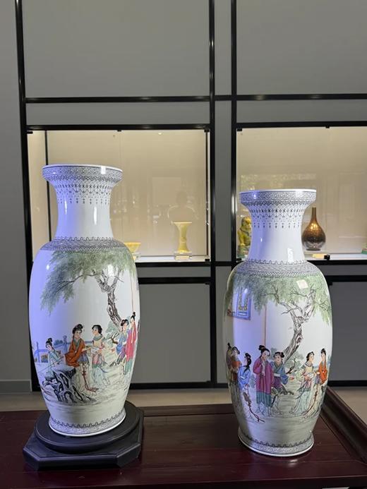 粉彩仕女花篮瓶一对 商品图0