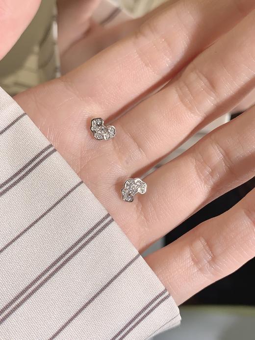 卡蒂罗KADER 流光吉祥锁耳钉 新中式925银闪锆满铺平安锁吉祥如意睡觉免摘养耳洞耳饰 精致小巧可爱 商品图4