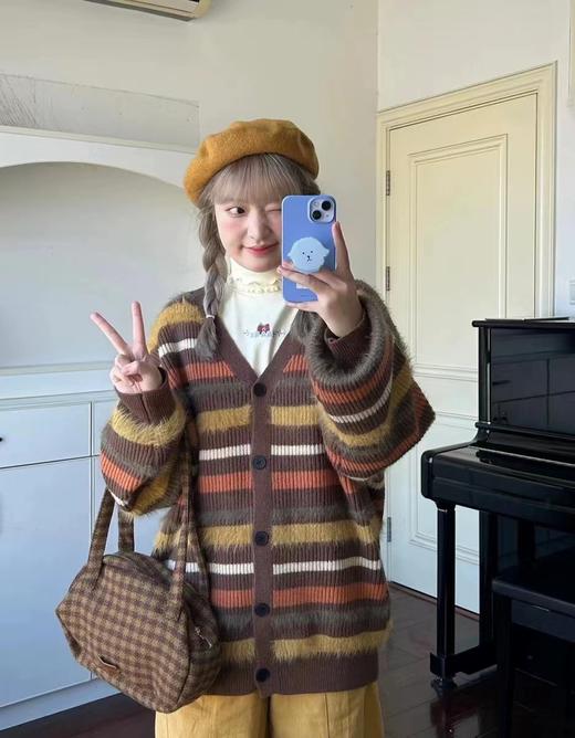 D112036日式复古V领条纹柔软舒适针织毛衣外套 商品图2