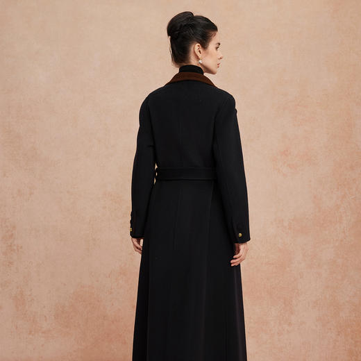 QH924斯尔丽25新款含羊绒性强修身气质高雅流金蝴蝶胸花长款羊毛大衣 商品图1