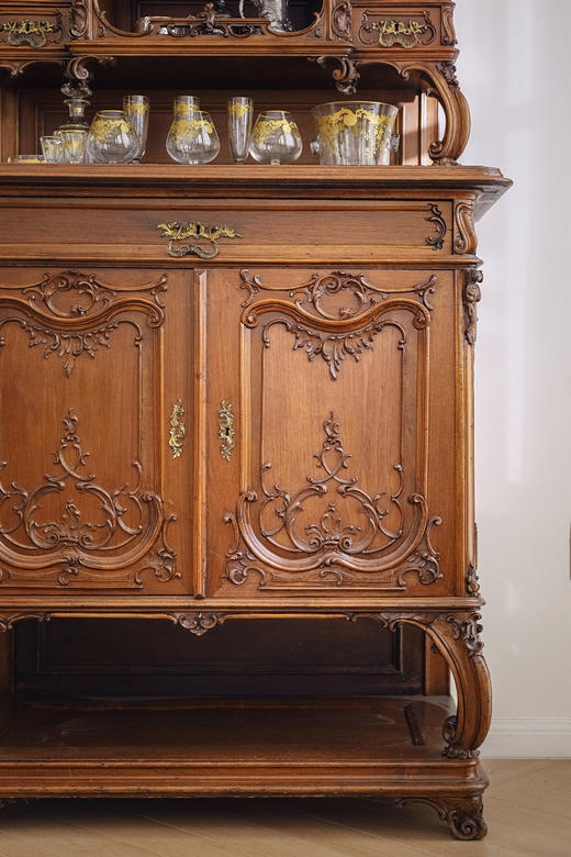 独角鹿西洋古董1890年代法国出品路易十五风格花卉卷叶纹胡桃木精雕装饰大理石台面大型边柜 商品图3
