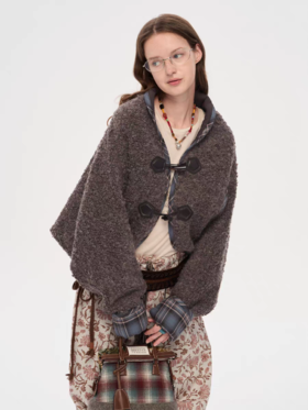 local tag/lt25awk32/波尔小屋 格纹边牛角扣毛绒外套羊毛蝙蝠型上衣