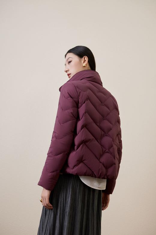 伯妮斯茵 | 简约通勤 短款立领白鸭绒羽绒服 波浪绗缝工艺 轻盈保暖 日常通勤款 SZ6R20 魏紫色 商品图3