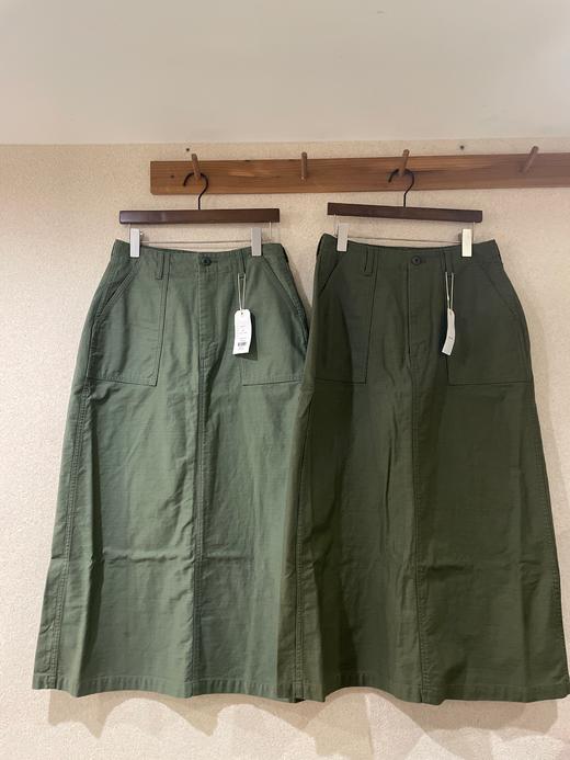 ORDINARY FITS 2色松紧腰后开叉半身裙 商品图6