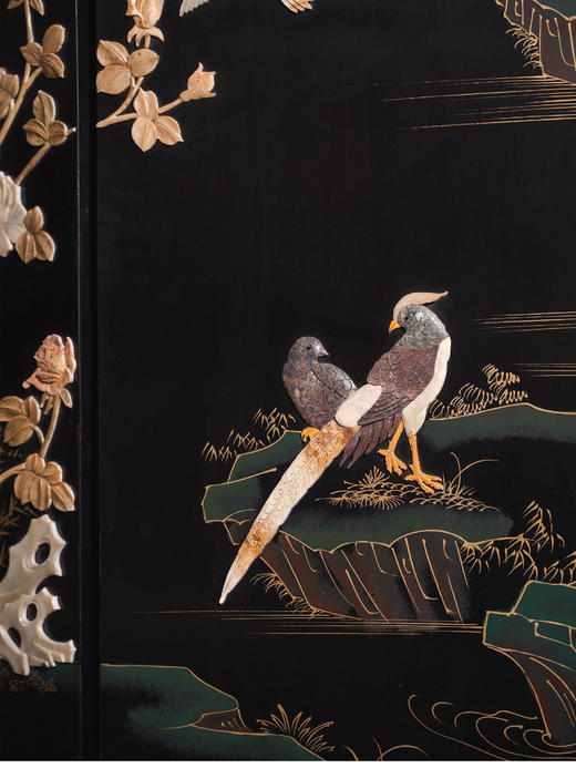 【已售】独角鹿西洋古董20世纪中国创汇时期出品「玉堂春暖」主题硬石镶嵌黑漆描金屏风 商品图5