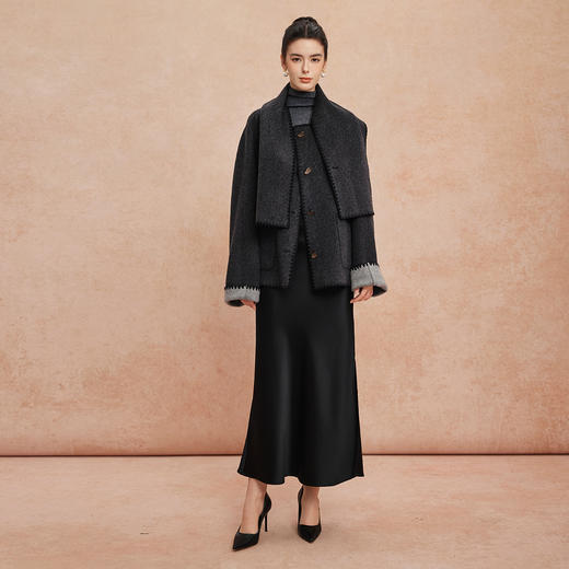 QH935斯尔丽25秋冬新款含羊绒围巾款手工包针绣时尚小个子双面呢大衣 商品图9